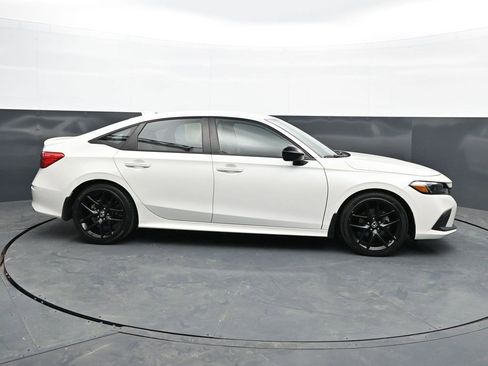 Used 2023 Honda Civic Sport image 8