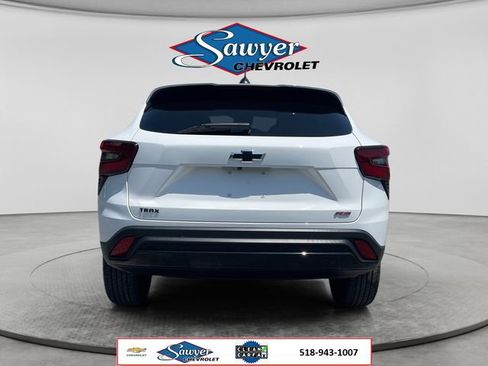 Certified 2024 Chevrolet Trax RS FWD image 4
