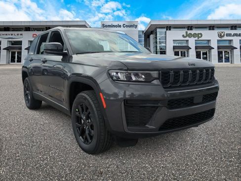 New 2026 Jeep Grand Cherokee Altitude AWD/4WD image 2