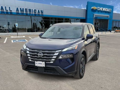 Used 2025 Nissan Rogue SV AWD/4WD image 1