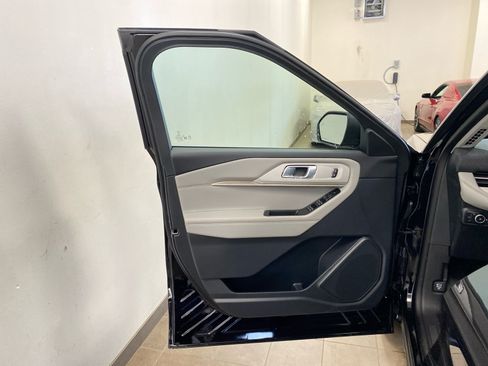 New 2026 Ford Explorer Active w/ Active Comfort Package AWD/4WD image 15