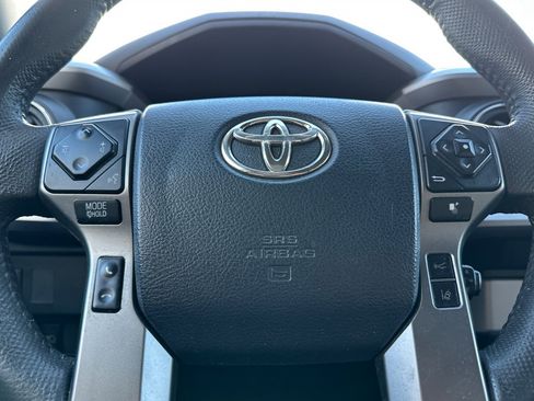 Used 2020 Toyota Tacoma SR5 RWD image 31