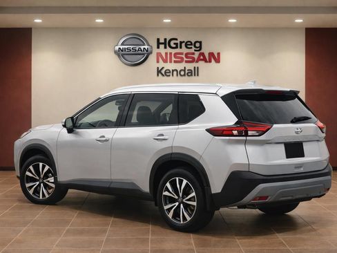 Certified 2022 Nissan Rogue SV FWD image 6