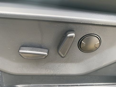 Certified 2025 Ford Expedition Max Platinum image 10