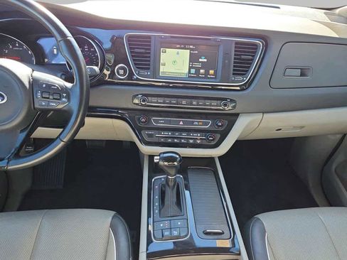 Used 2016 Kia Sedona SX image 13