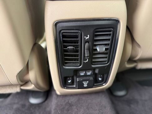 Used 2018 Jeep Grand Cherokee Limited w/ Luxury Group II AWD/4WD image 26
