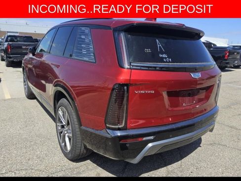 Used 2026 Cadillac Vistiq Sport w/ LPO, Floor Liner Package AWD/4WD image 5