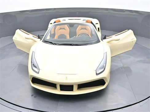 Used 2017 Ferrari 488 Spider image 25