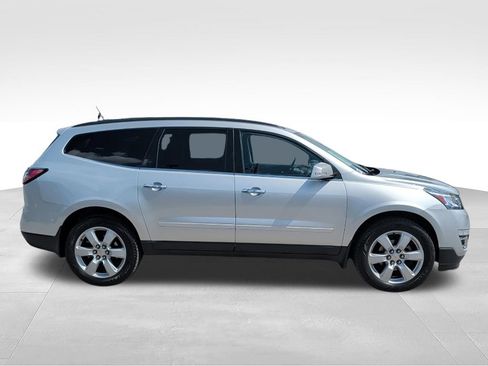 Used 2016 Chevrolet Traverse LT w/ Style and Technology Package AWD/4WD image 4
