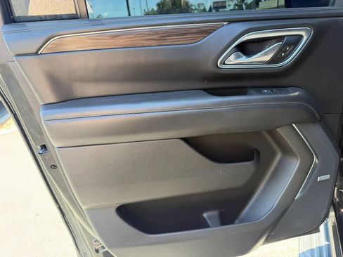 Used 2021 Chevrolet Suburban LT AWD/4WD image 12