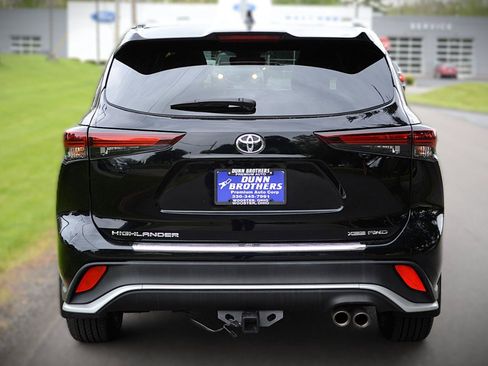 Used 2024 Toyota Highlander XSE AWD/4WD image 6