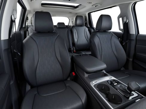 New 2026 Kia Carnival SX w/ SX Dark Edition Package FWD image 15