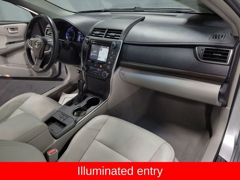 Used 2016 Toyota Camry XLE w/ Moonroof Package image 23