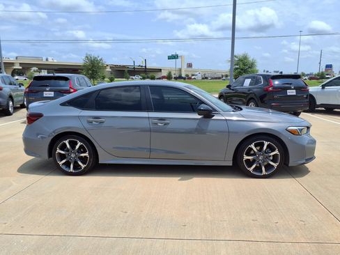 Used 2025 Honda Civic Sport Touring image 8
