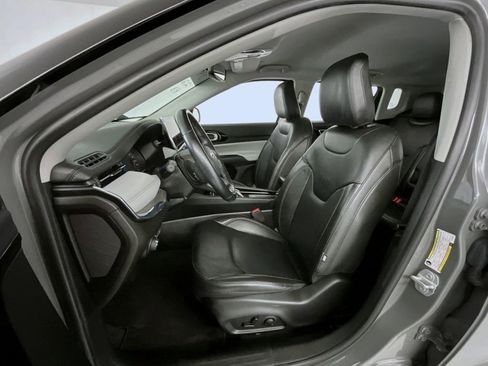 Used 2022 Jeep Compass Limited image 10