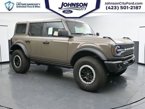 New 2026 Ford Bronco Badlands image 3