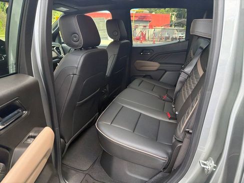 New 2026 GMC Canyon Denali AWD/4WD image 13