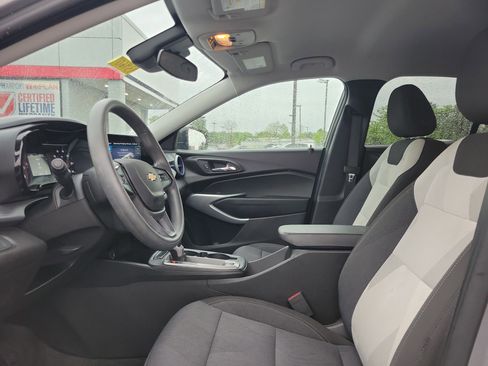Used 2024 Chevrolet Trax LS w/ Driver Confidence Package FWD image 15