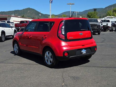 Used 2019 Kia Soul FWD image 12