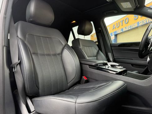 Used 2019 Mercedes-Benz GLE 400 4MATIC image 16