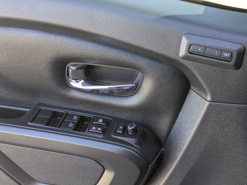 Used 2021 Nissan Titan PRO-4X w/ Pro-4x Convenience Package image 24