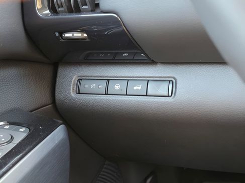 New 2026 Nissan Pathfinder SL image 24