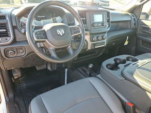 Used 2024 RAM 2500 Tradesman w/ Chrome Appearance Group image 11