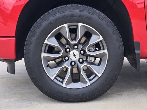 Used 2023 Chevrolet Silverado 1500 RST AWD/4WD image 11