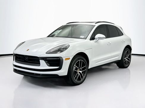 Used 2026 Porsche Macan AWD/4WD image 1