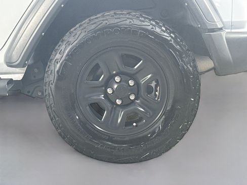 Used 2022 Jeep Wrangler Unlimited Sport AWD/4WD image 37