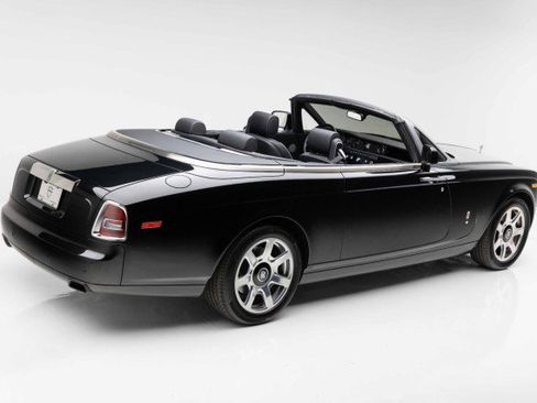 Used 2014 Rolls-Royce Phantom Drophead Coupe RWD image 4