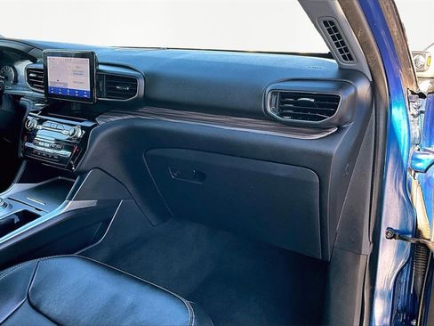 Used 2022 Ford Explorer Limited image 17