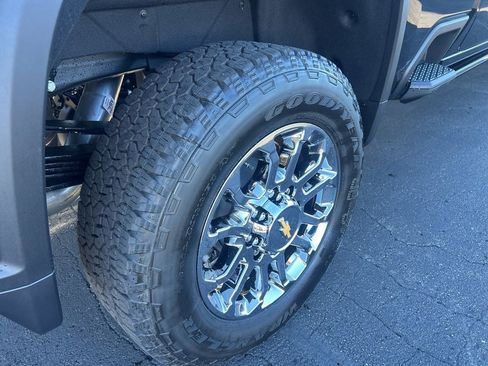 New 2026 Chevrolet Silverado 2500 LTZ w/ LTZ Premium Package image 7