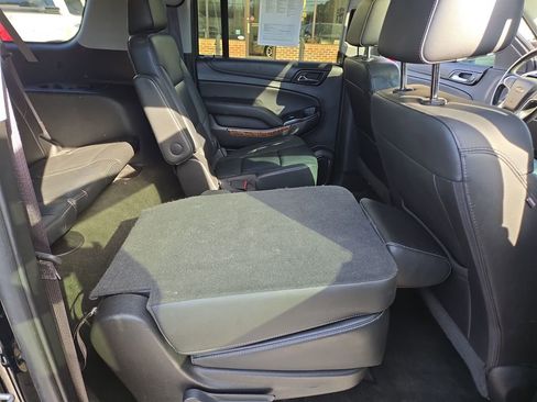 Used 2017 Chevrolet Suburban Premier image 27