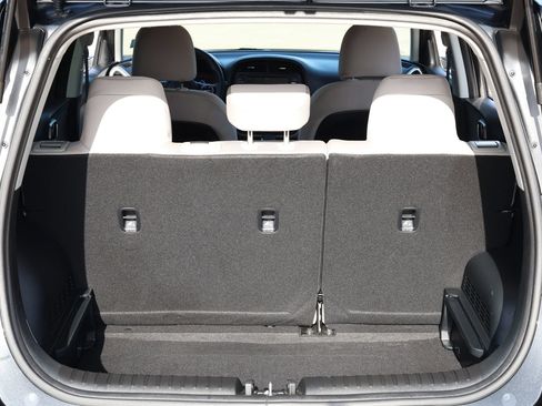 Used 2025 Kia Soul LX w/ LX Technology Package FWD image 31