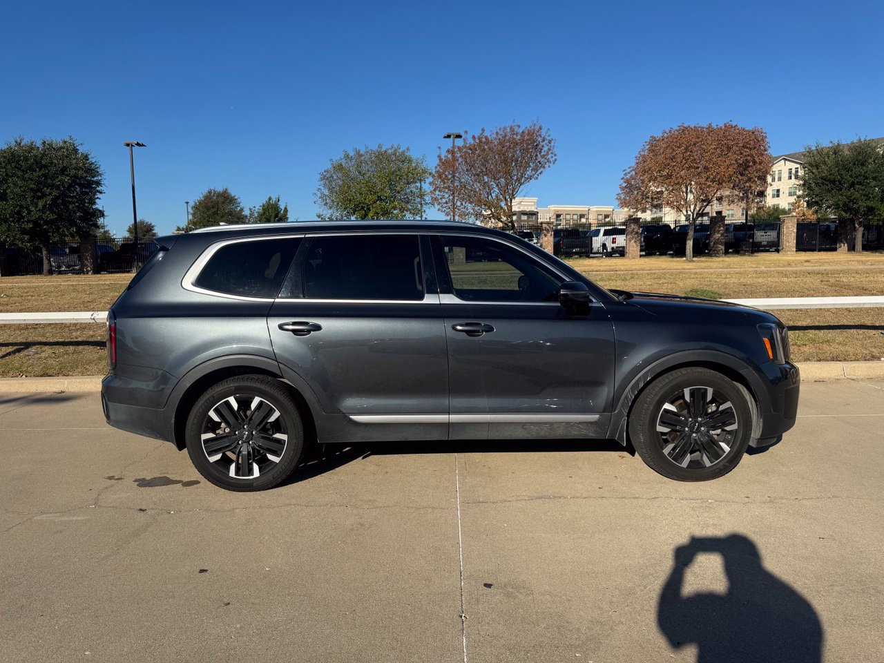 Used 2023 Kia Telluride SX AWD/4WD image 3