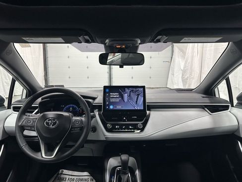 Used 2025 Toyota Corolla SE w/ SE Premium Package image 41