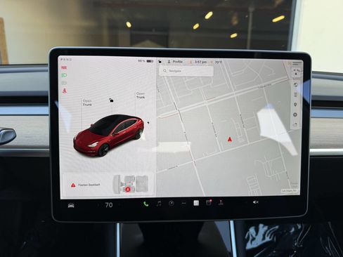 Used 2018 Tesla Model 3 Long Range image 11