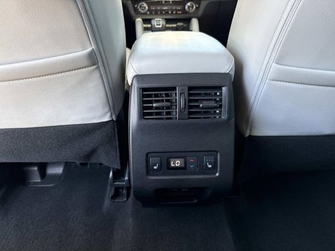 Used 2023 Mitsubishi Outlander SEL image 17