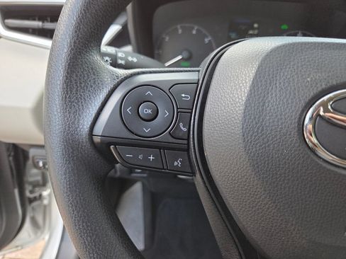 Certified 2025 Toyota Corolla LE FWD image 29