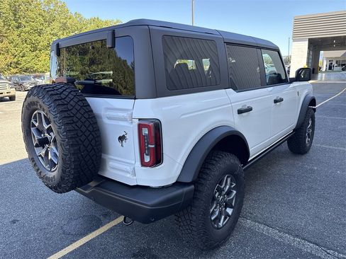 New 2025 Ford Bronco Badlands image 7