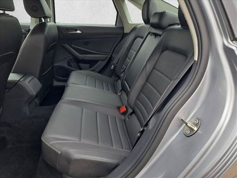 Used 2024 Volkswagen Jetta SE FWD image 17