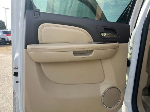 Used 2014 GMC Sierra 2500 Denali w/ Suspension Package, Off-Road image 15