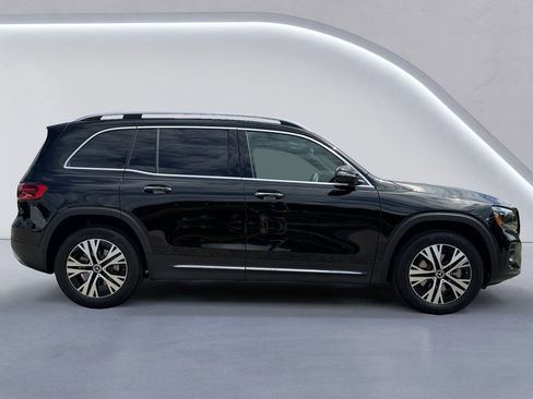 New 2025 Mercedes-Benz GLB 250 4MATIC image 3