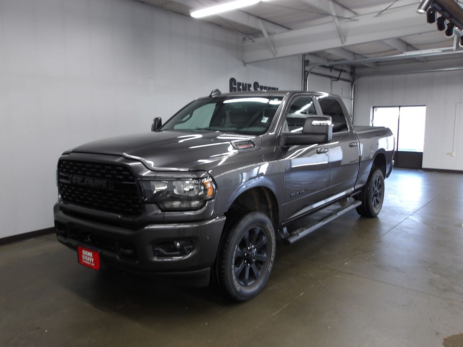 Used 2024 RAM 2500 Big Horn w/ Night Edition AWD/4WD image 9