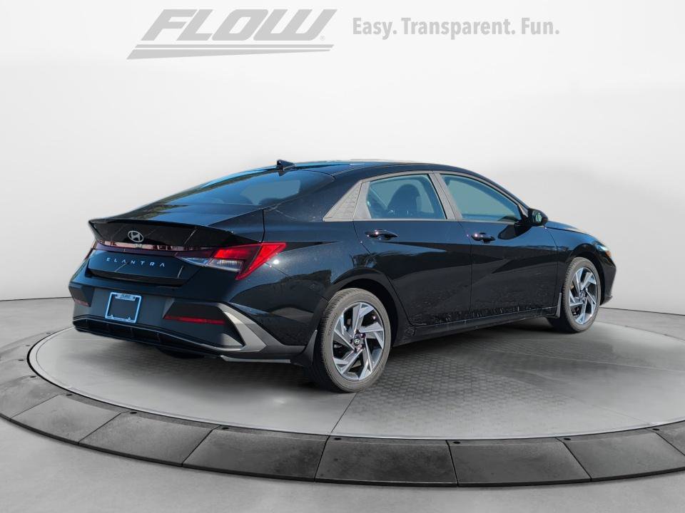 Certified 2025 Hyundai Elantra Sport FWD image 7