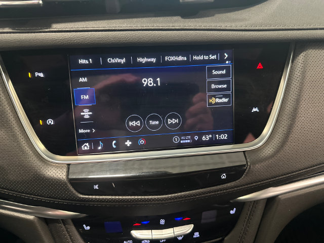 Certified 2024 Cadillac XT6 Luxury w/ LPO, Floor Liner Package AWD/4WD image 15