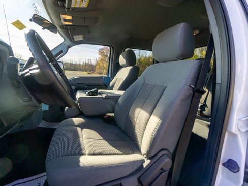 Used 2015 Ford F250 XLT w/ XLT Interior Package image 17