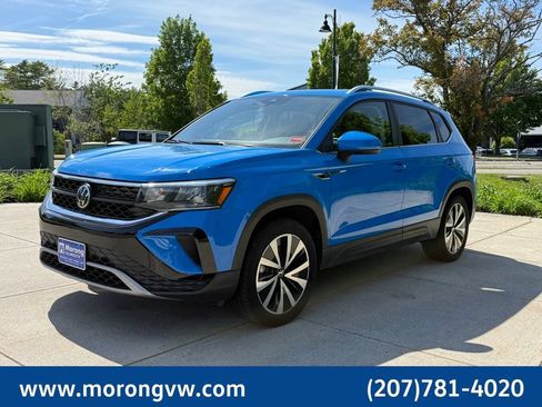 Used 2023 Volkswagen Taos SE w/ Panoramic Sunroof Package AWD/4WD image 2