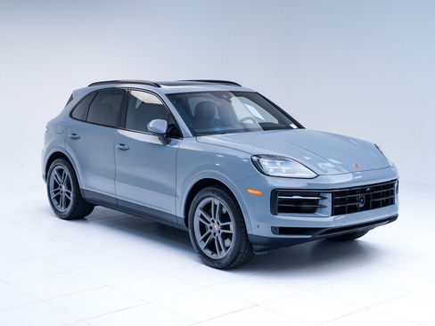 Used 2026 Porsche Cayenne AWD/4WD image 7